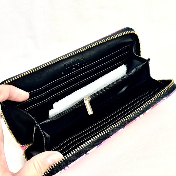 NWT Trina Turk Black & White Croc Vegan Leather Zip Around Wallet - Picture 5 of 10